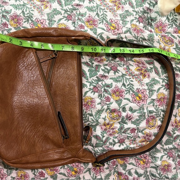 Bueno Brown Leather Shoulder Bag - Picture 9 of 13